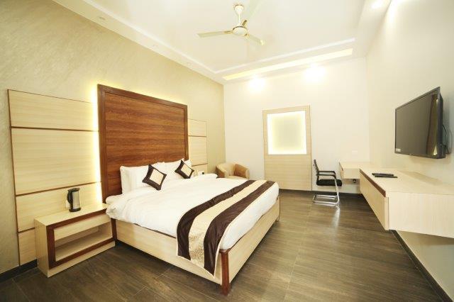 דלהי Green Palms Hotel מראה חיצוני תמונה