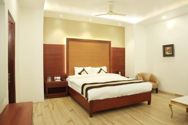 דלהי Green Palms Hotel מראה חיצוני תמונה